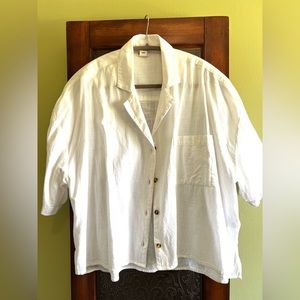 Billabong cotton button up drop sleeve shirt. Size medium. Pit to pit 22 in